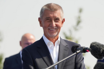 Babiš slibuje učitelům 75 tisíc. Připomněl nesplněných 130 procent