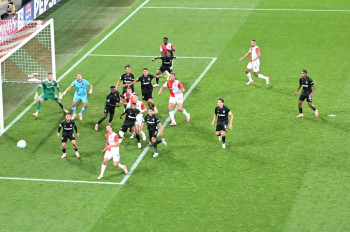 Dva brankáři před jednou brankou a kde se to stalo? Při fotbale v Edenu