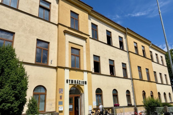 Kraj hledá nové vedení Gymnázia U Balvanu