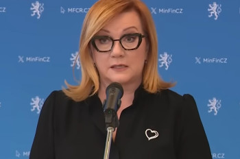 Mrtvý jednatel a stovka pracovníků. Schillerová popsala zásahy Kobry