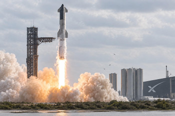 SpaceX rychle roste. Investory ale znepokojují vysoké náklady