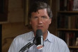 Je to šílenec a tyran, tvrdí o Zelenském Tucker Carlson
