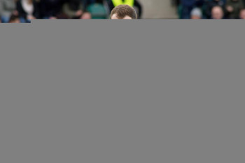 Ve Vršovicích za tratí, v Edenu, hraje fotbal Slavia, v Edenu a docela dobře s nejlepšími borci sezony Ve Vršovicích za tratí, v Edenu, hraje fotbal Slavia, v Edenu a docela dobře s nejlepšími borci sezony