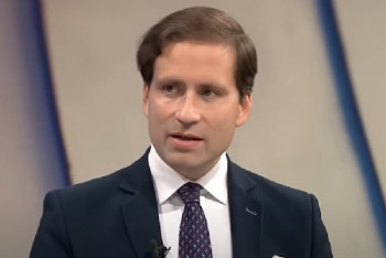 Ekonom Kovanda zpochybňuje řeči Fialovy vlády o stavu financí