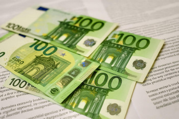 Média v kleštích dotací. Brusel za miliardu eur umlčuje kritiku Média v kleštích dotací. Brusel za miliardu eur umlčuje kritiku