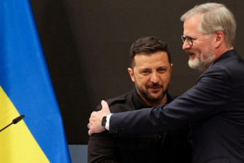 Konec Fialovy vlády. Senátoři vítají Babišovu vládu s nadějí