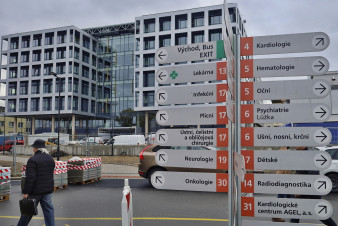 Pardubická nemocnice by mohla nabídnout více parkovacích míst Pardubická nemocnice by mohla nabídnout více parkovacích míst