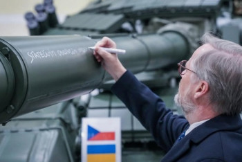 Češi jsou k pokračování muniční iniciativy pro Ukrajinu skeptičtí