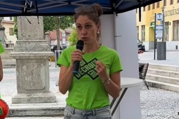 Zelená pirátka v barvách ODS. Seznamte se, ministryně Decroix