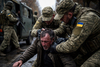 Zadržení, bití, úplatky. Západní média odkrývají realitu Ukrajiny