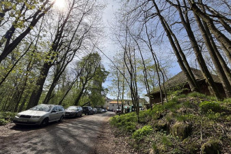 Roštejn získá nové parkoviště a hygienické zázemí