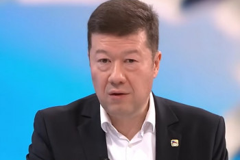 Fialova vláda kašle na zdraví lidí, soptil Okamura