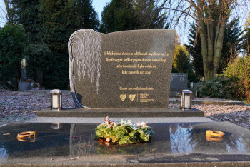 Olomoucká lékařská fakulta zřídila pietní místo dárcům těl