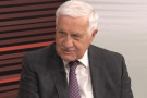 Peníze na obranu? Jsou to peníze na válku, vzkázal Klaus Peníze na obranu? Jsou to peníze na válku, vzkázal Klaus