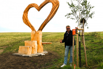 Pohádkovou stezku ve Vršovicích doplnila alej stromů