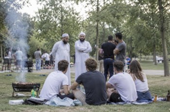 Vepřové na grilu vyvolalo ve Vídni ostrý střet kultur