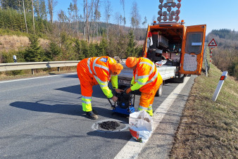 Rychlá rota se pustila do oprav výtluků na Vysočině
