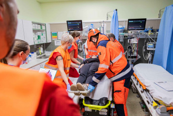 Cvičný traumaplán simuloval výbuch v uzavřeném prostoru