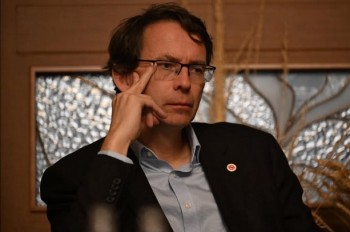 Válka v Íránu mění světovou rovnováhu, říká profesor Drulák