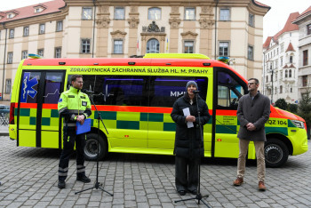 Pražská záchranná služba získala evakuační speciál EVA