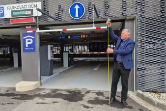 Vsetín usiluje o zvýšení výškového limitu pro vjezd do parkovacího domu Vsetín usiluje o zvýšení výškového limitu pro vjezd do parkovacího domu