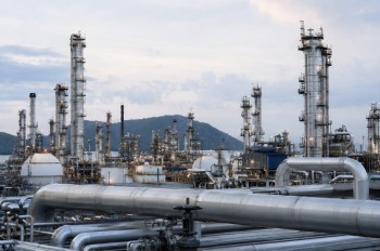 Amerika mezi ropou a lithiem. Nová energetická hra se rozjíždí