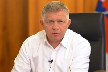 Respektujte naši suverenitu! Fico vyškolil Fialu v diplomacii Respektujte naši suverenitu! Fico vyškolil Fialu v diplomacii