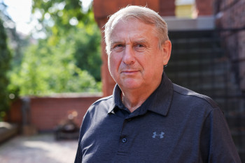 Jak chránit děti před sítěmi? Ertl volá po digitální večerce