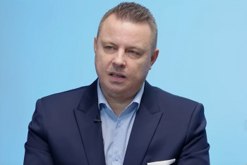 Filantropie, nebo skrytá moc? Rajchl ukázal, kdo hýbe veřejným prostorem