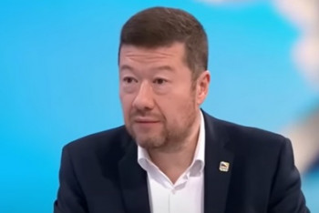 Okamura vs. Pekarová Adamová? Bývalá předsedkyně prohrála