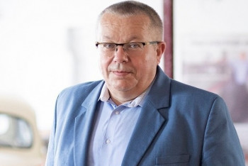 Hrad něco skrývá. Mašek varuje před podivnou smlouvou se Seznamem