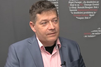 Zločinec se rozdělí se státem o lup a premiér tleská, nechápe Nacher