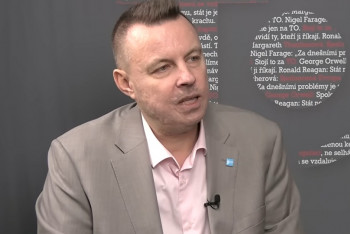 Ukrajina je kleptokracie a naše peníze nenávratně mizí, říká Rajchl