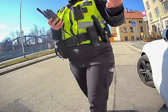 Při řešení běžného přestupku došlo k podezření na trestný čin