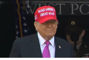 Proč Trump zastavil dodávky zbraní do Kyjeva?