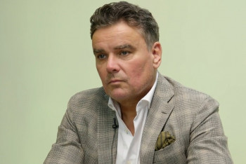 Hladík odhalil Fialovu lež. Komunikace vlády se podle Holce hroutí Hladík odhalil Fialovu lež. Komunikace vlády se podle Holce hroutí