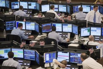 Akciové trhy: Index PX opět na maximu