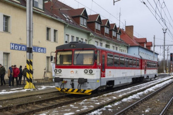 Během železniční výluky mezi Vsetínem a Střelnou posílí kraj autobusy Během železniční výluky mezi Vsetínem a Střelnou posílí kraj autobusy