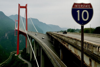 Čína zpomaluje, Západ stagnuje. Střet o budoucnost světa