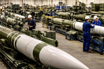 Americký vývoz zbraní slouží Pentagonu, spojence staví do role klientů