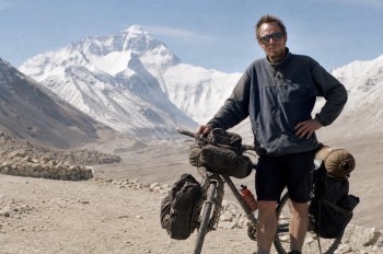 Muž, který dojel na Everest na kole a bez kyslíku