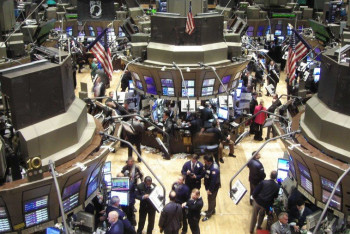 Akciové trhy: Pražská burza roste čtvrtý týden v řadě