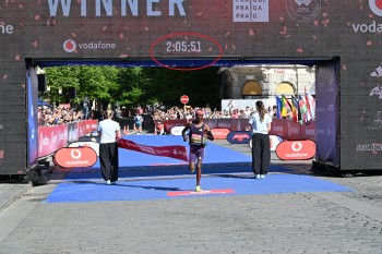 Při  pražském maratonu  Prahou pobíhala obrazně celá Polička!