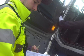 Díky zadržení vozidla celníci vybrali nedoplatek v rekordní výši Díky zadržení vozidla celníci vybrali nedoplatek v rekordní výši